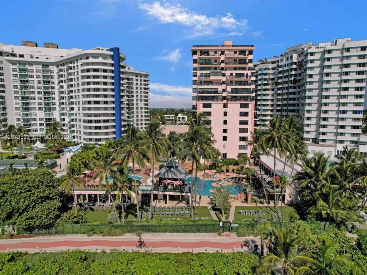 View details of listing 5225 Collins Avenue 1516, Miami Beach, FL 33140 Miami Beach with MLS#