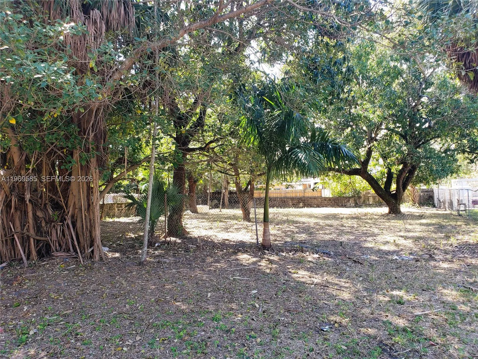 View details of listing 524 S Royal Poinciana Boulevard, Miami Springs, FL 33166 Miami Springs with MLS#