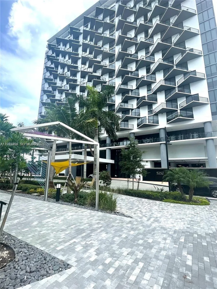 Listing  5252 NW 85th Avenue 1608, Doral, FL 33166, Doral, FL 33166