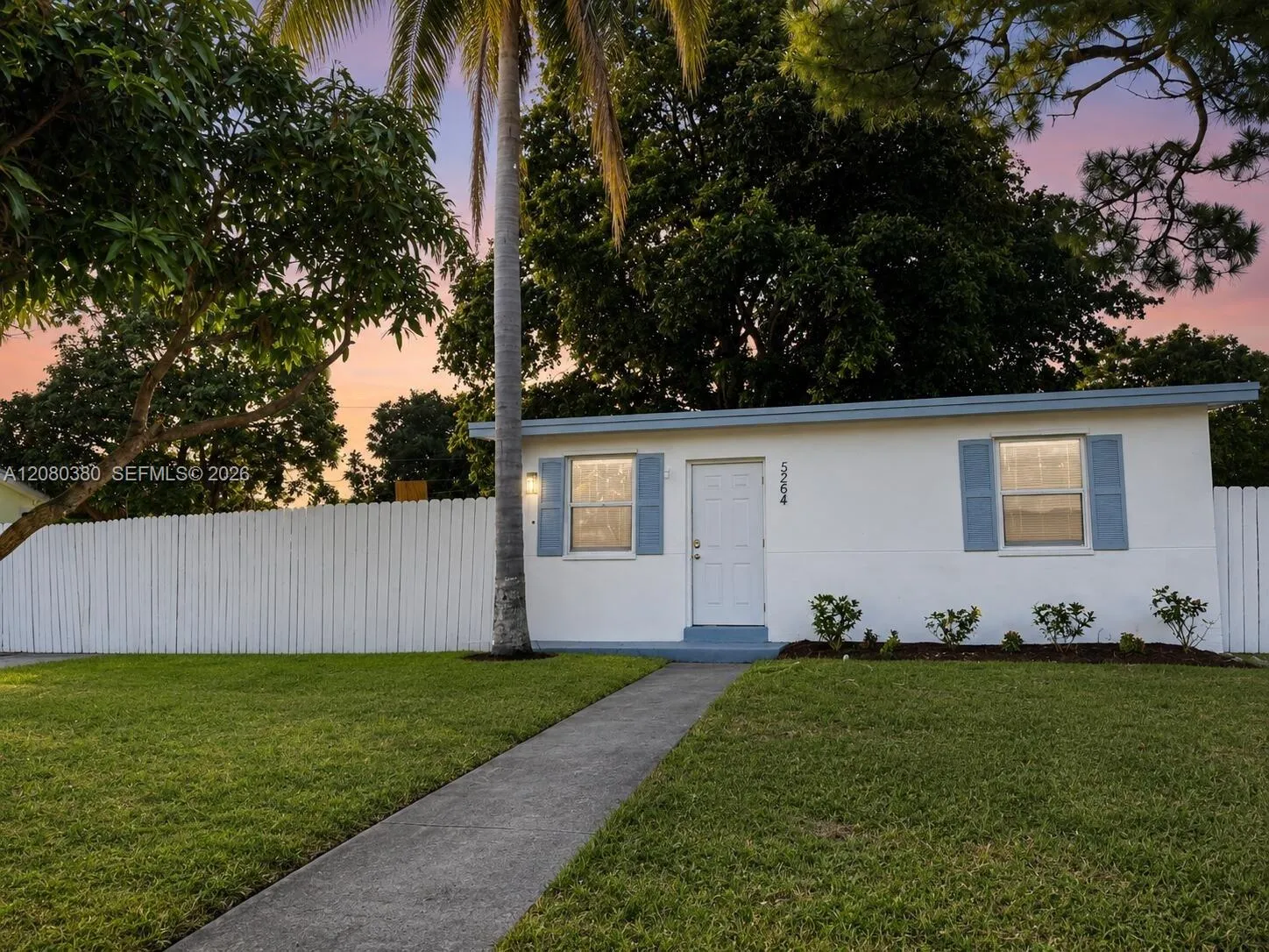 View details of listing 5264 NE 20th Avenue, Pompano Beach, FL 33064 Pompano Beach with MLS#