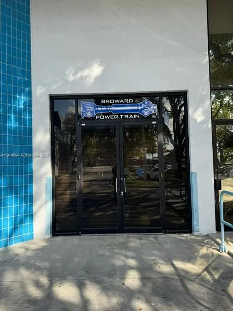 Listing  5300 NW 12th Avenue 6, Fort Lauderdale, FL 33309, Fort Lauderdale, FL 33309