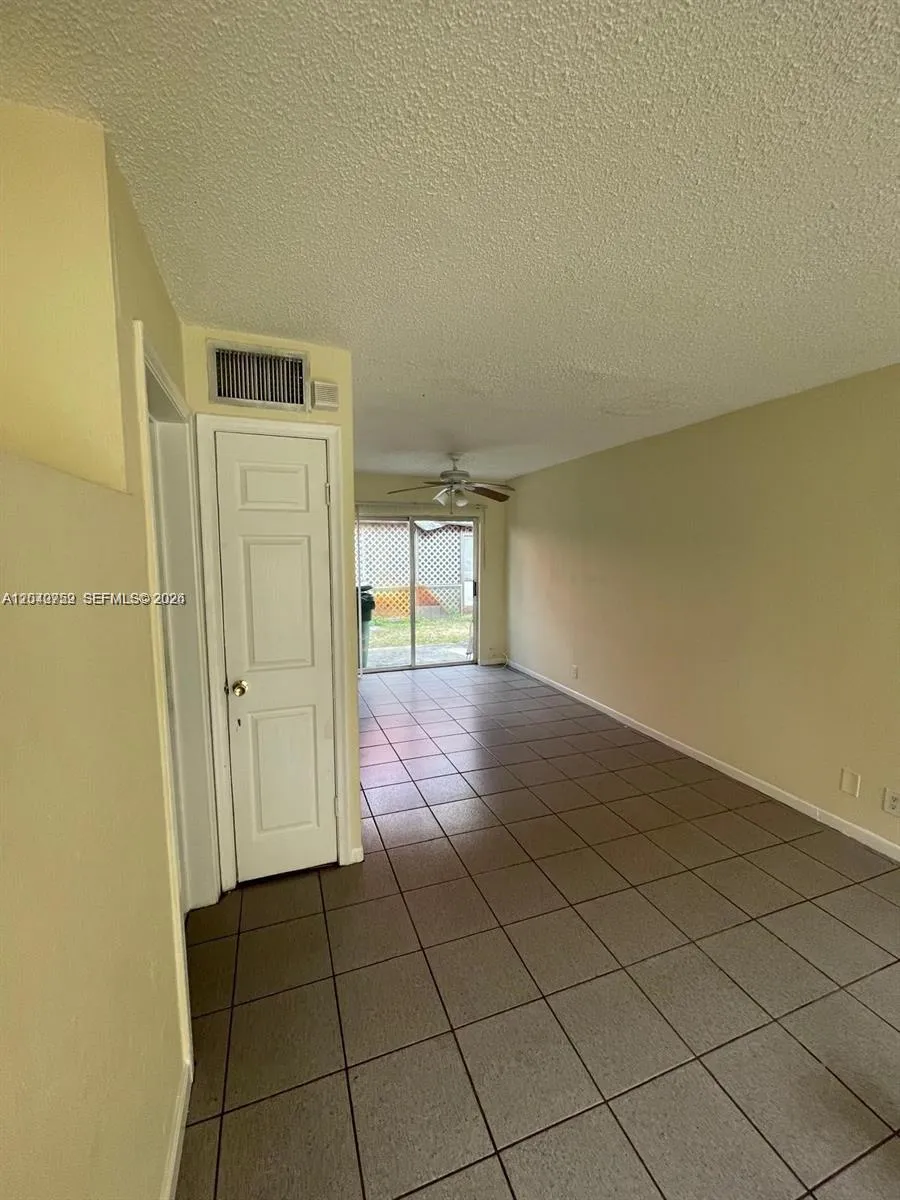 Listing  5305 NW 27th Street 6C, Lauderhill, FL 33313, Lauderhill, FL 33313