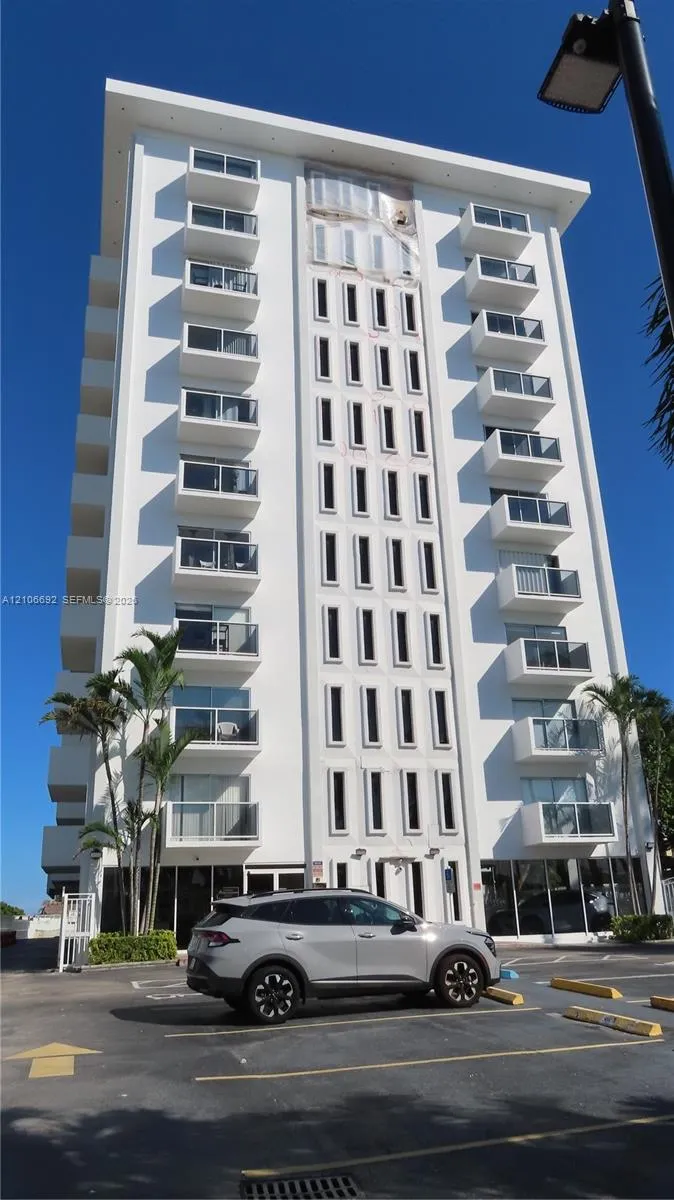 Listing  5313 Collins Avenue 205, Miami Beach, FL 33140, Miami Beach, FL 33140
