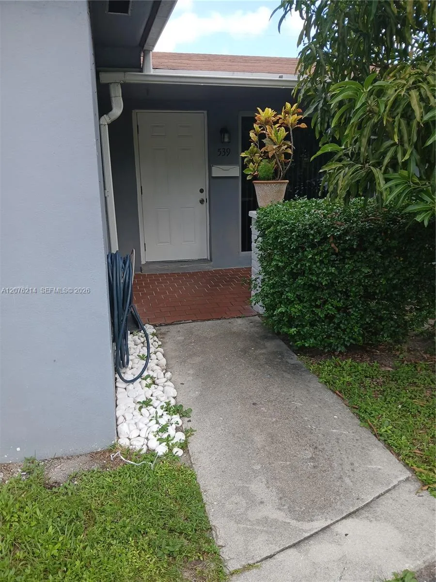 Listing  539 S Rainbow Drive 539, Hollywood, FL 33021, Hollywood, FL 33021