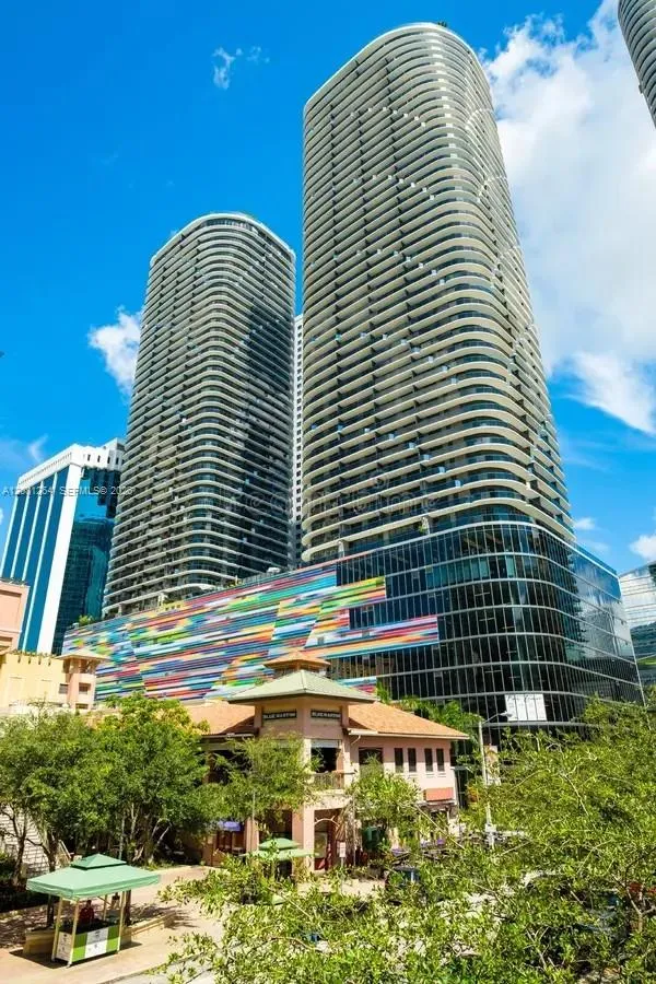 Listing  55 SW 9th Street 1001, Miami, FL 33130, Miami, FL 33130