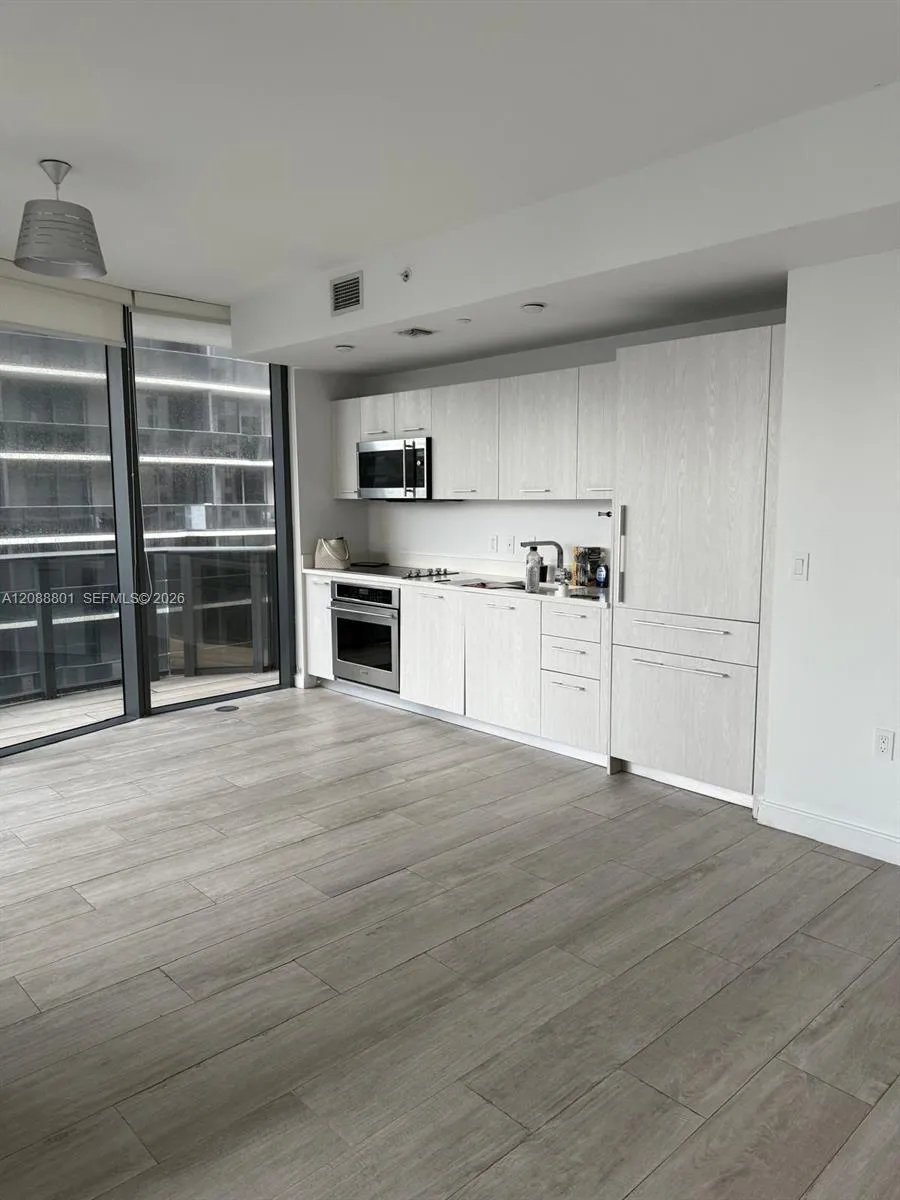 Listing  55 SW 9th Street 2401, Miami, FL 33130, Miami, FL 33130