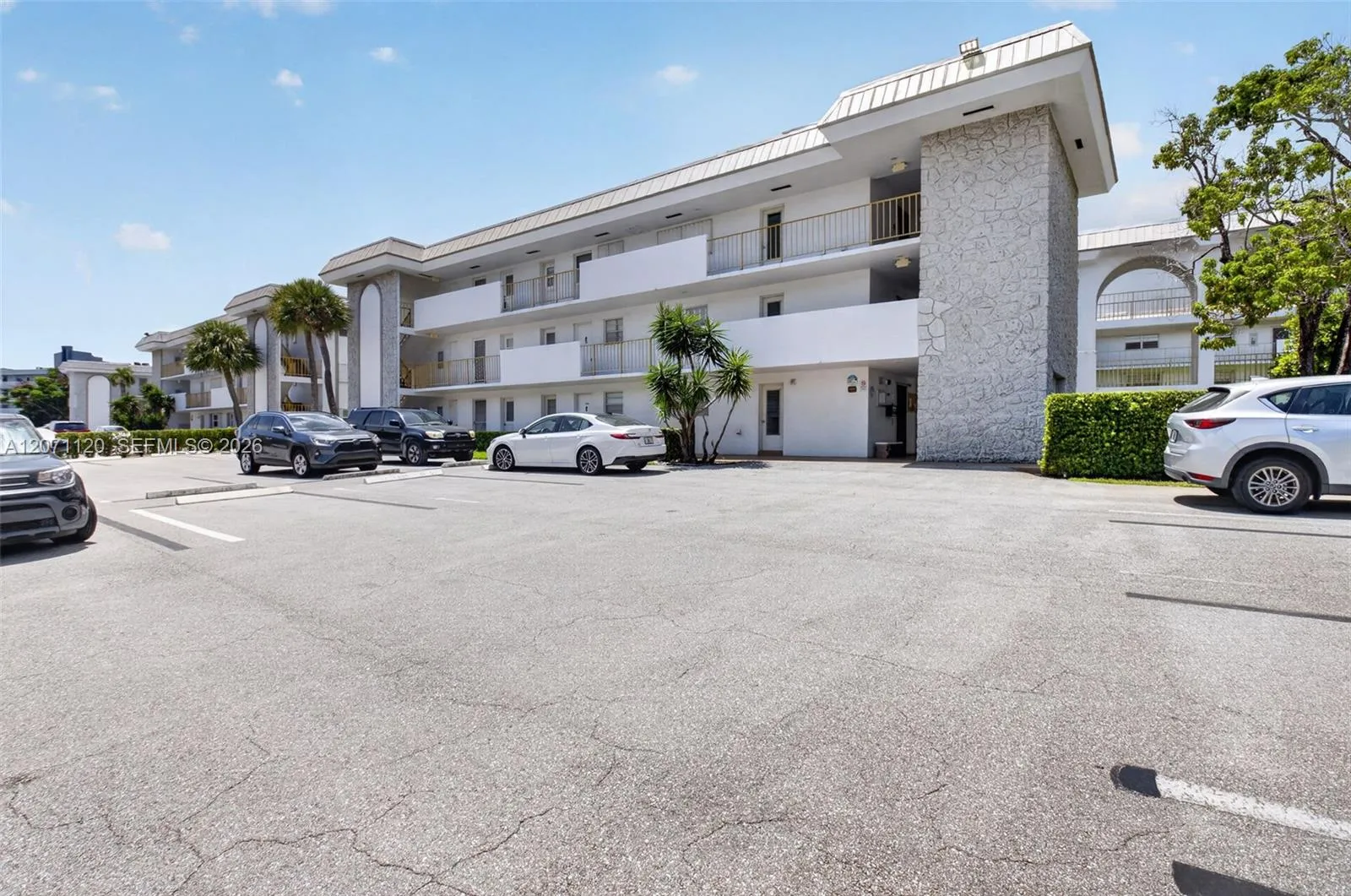 View details of listing 5501 NW 2nd Avenue 106, Boca Raton, FL 33487 Boca Raton with MLS#