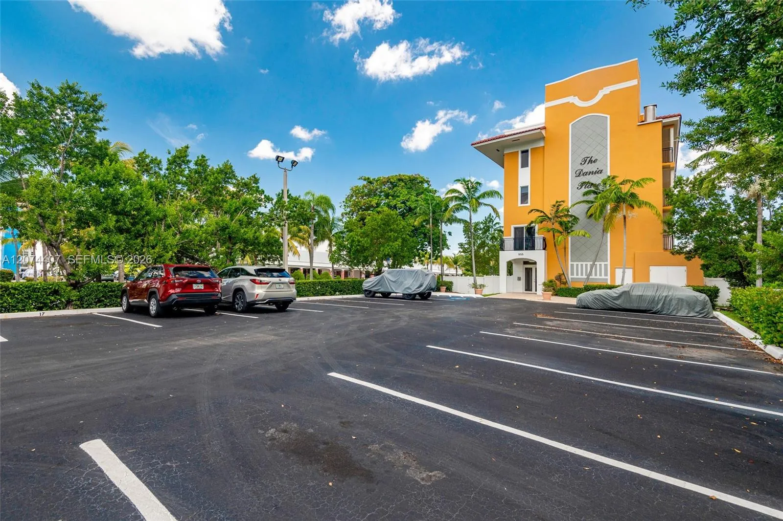 Listing  555 E Dania Beach Boulevard 9, Dania Beach, FL 33004, Dania Beach, FL 33004