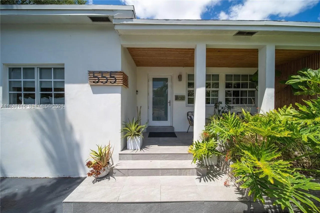 Listing  555 NE 127th Street, North Miami, FL 33161, North Miami, FL 33161