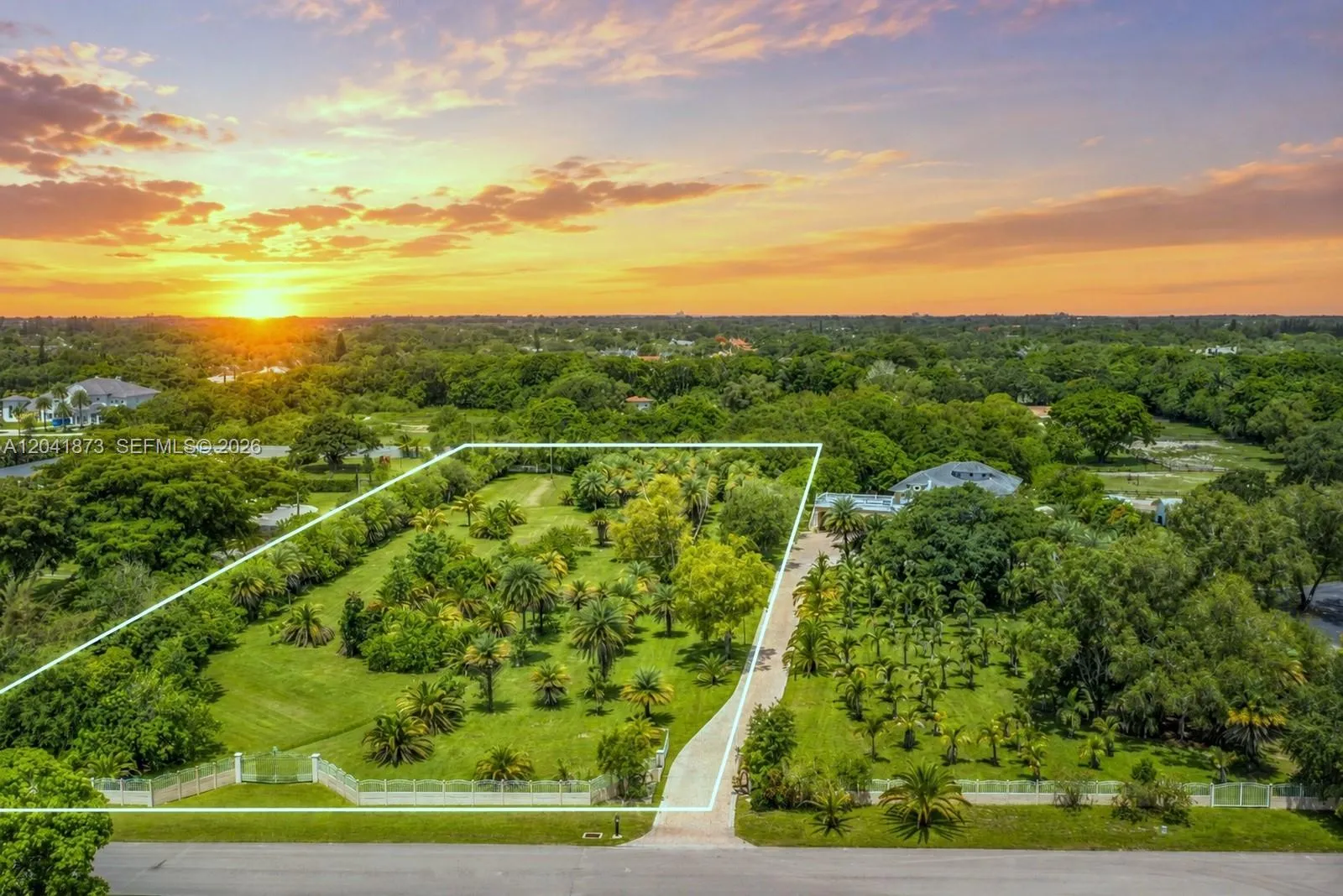 View details of listing 5567 SW 136th Avenue, Southwest Ranches, FL 33330 Southwest Ranches with MLS#