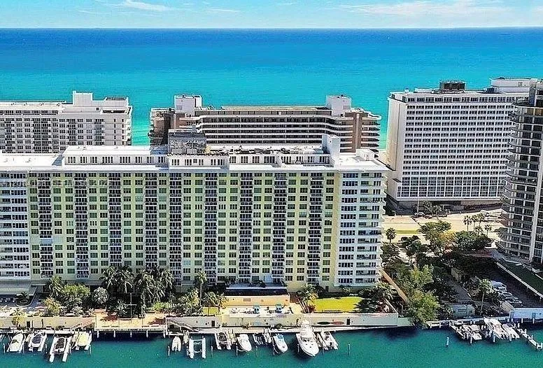 Listing  5600 Collins Avenue 14D, Miami Beach, FL 33140, Miami Beach, FL 33140