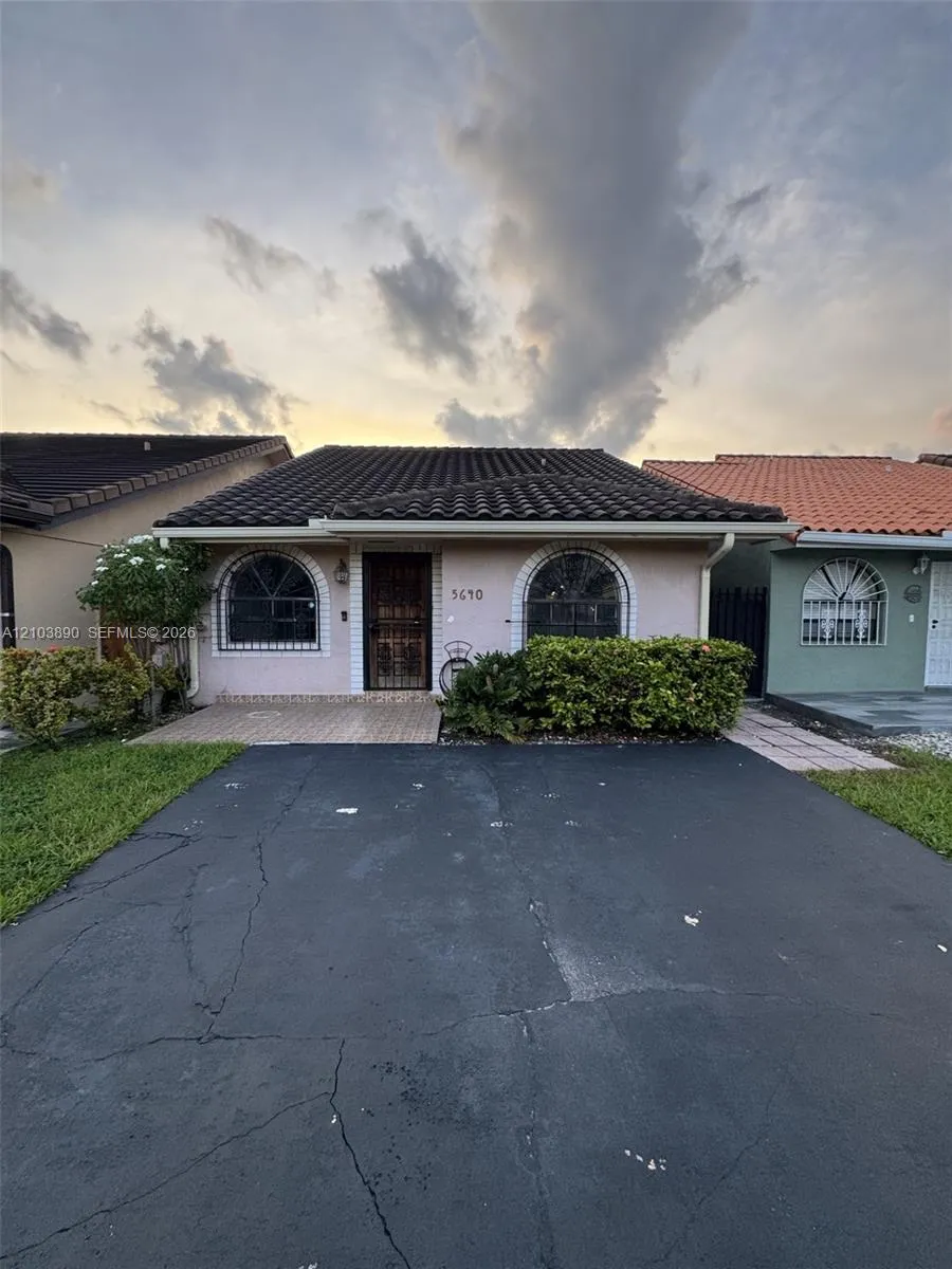 Listing  5640 W 20th Court, Hialeah, FL 33016, Hialeah, FL 33016