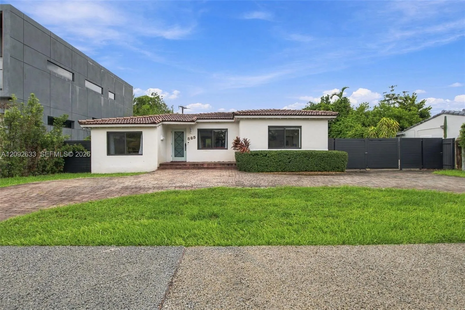 View details of listing 565 East Drive, Miami Springs, FL 33166 Miami Springs with MLS#