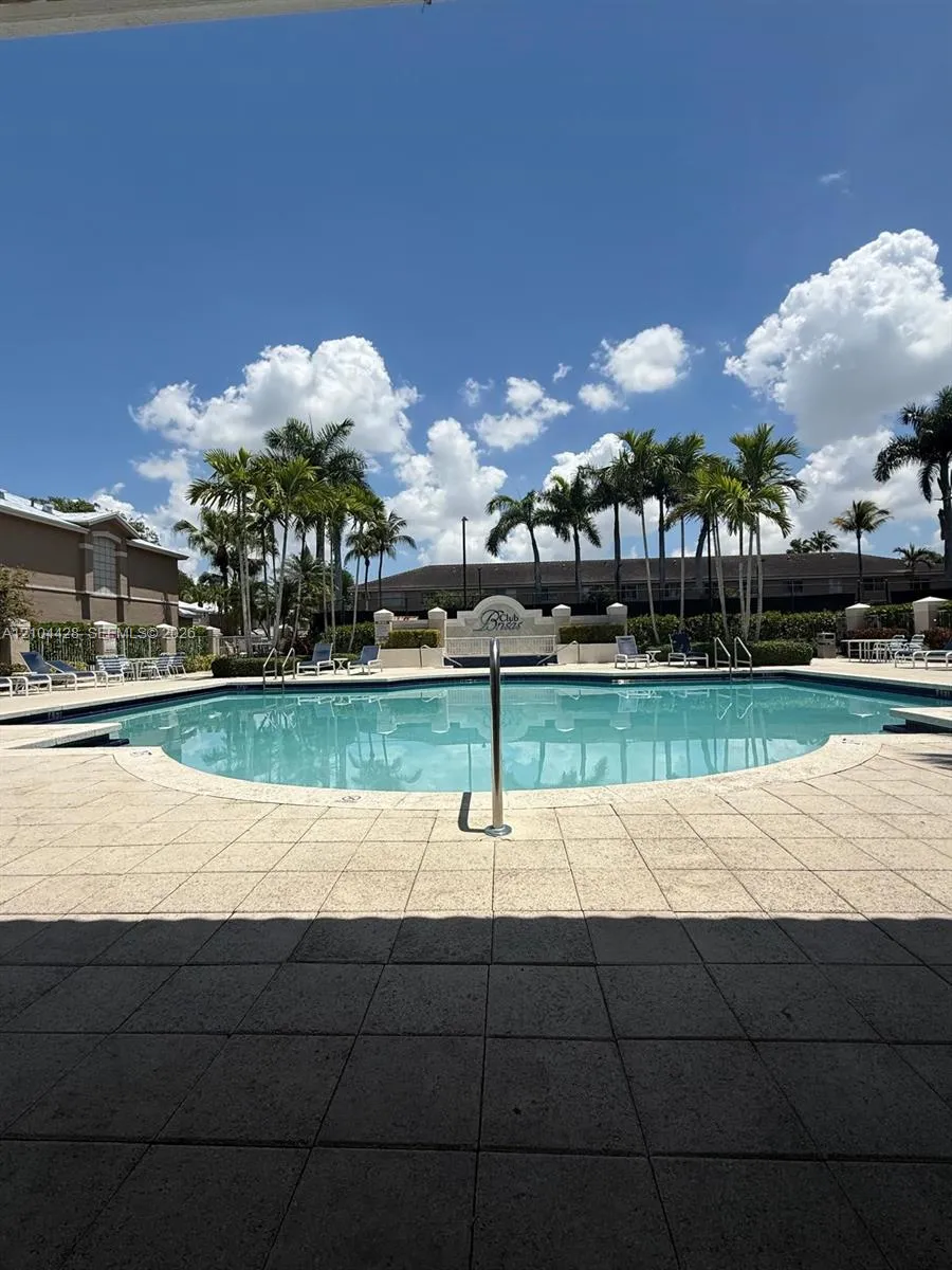 View details of listing 5650 NW 115 Th Court 101, Doral, FL 33178 Doral with MLS#