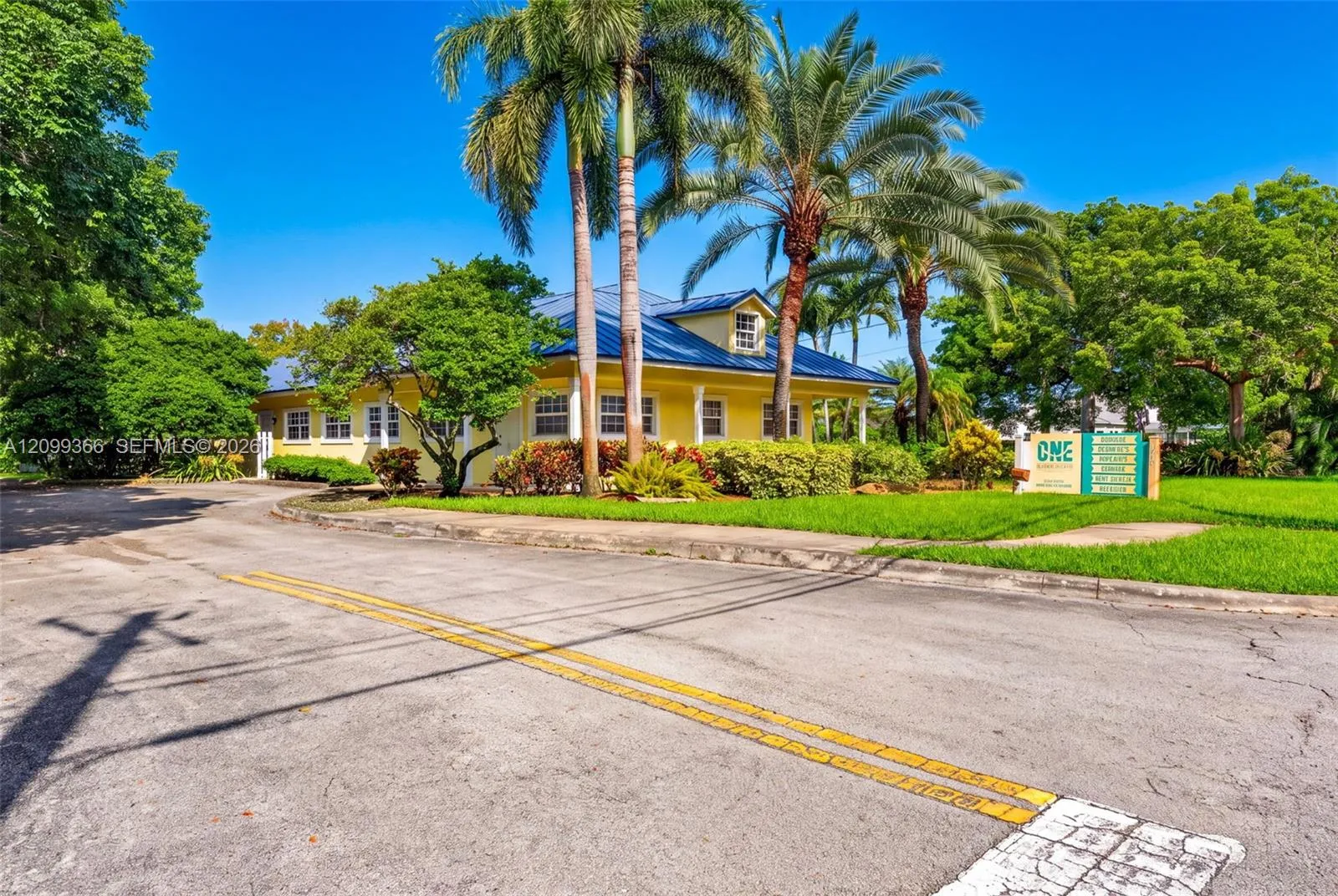 View details of listing 5651 SW 64th Avenue, Davie, FL 33314 Davie with MLS# 