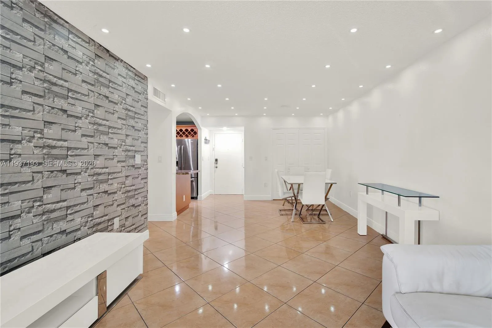 View details of listing 5665 W 20th Avenue 415, Hialeah, FL 33012 Hialeah with MLS# 