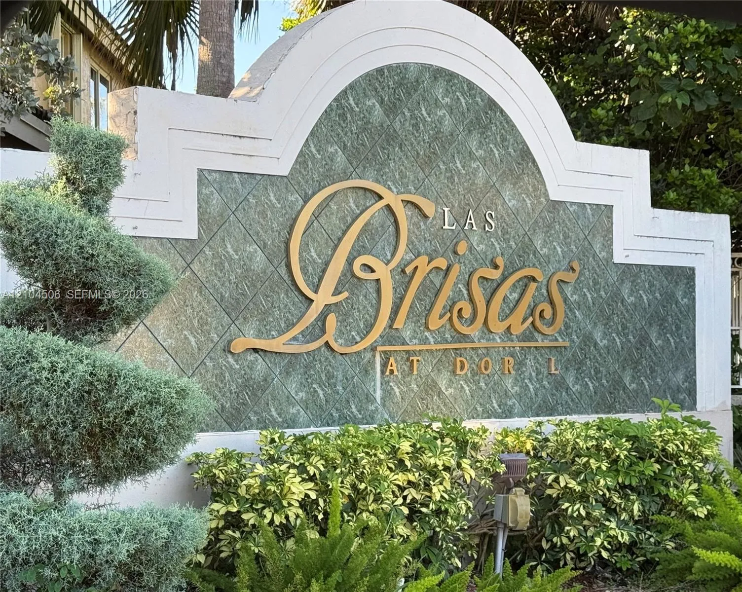 View details of listing 5670 NW 116th Avenue 205, Doral, FL 33178 Doral with MLS#