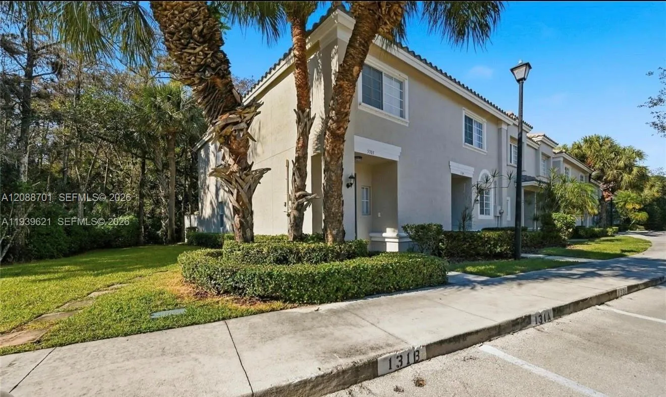 Listing  5703 NW 48th Avenue 48, Coconut Creek, FL 33073, Coconut Creek, FL 33073