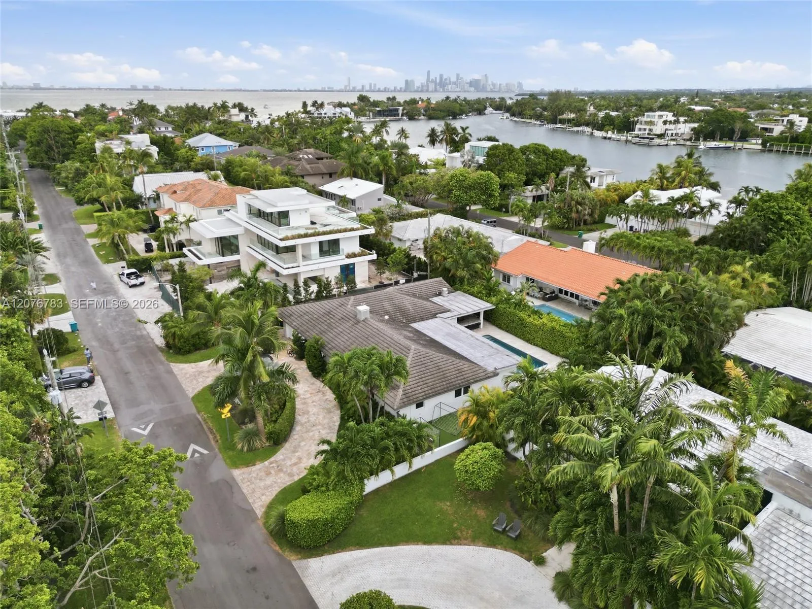 Listing  571 S Mashta Drive, Key Biscayne, FL 33149, Key Biscayne, FL 33149