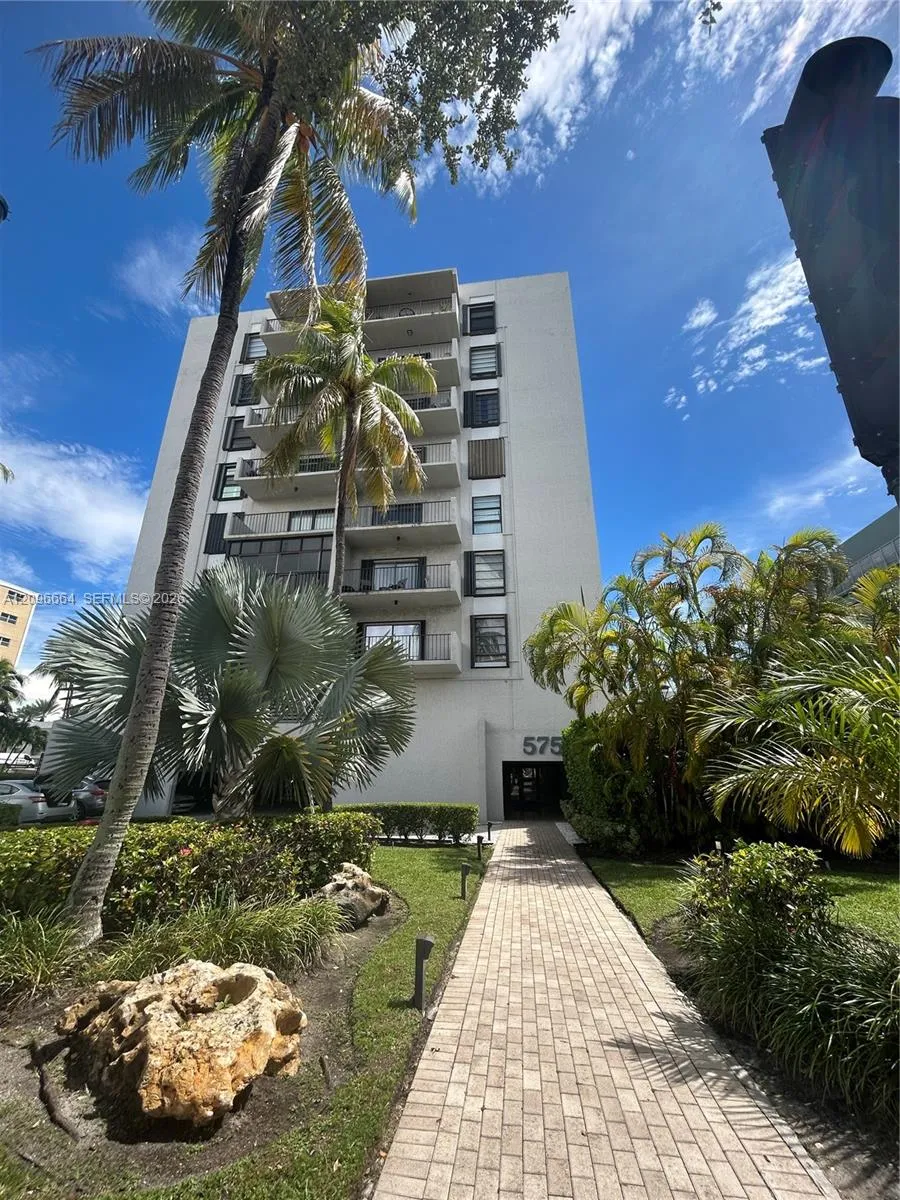 View details of listing 575 Crandon Boulevard 911, Key Biscayne, FL 33149 Key Biscayne with MLS#