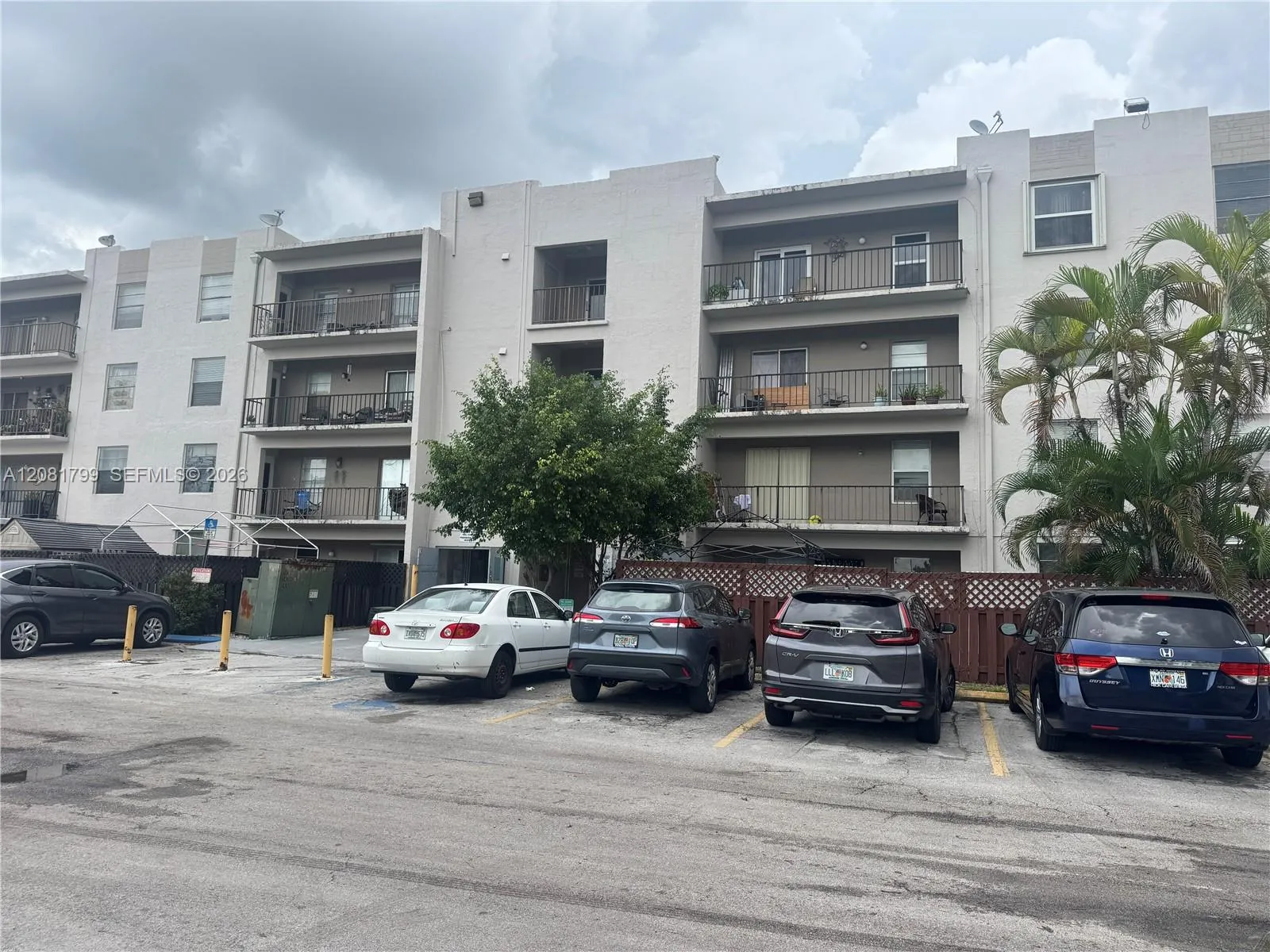 View details of listing 5755 W 20th Avenue 201, Hialeah, FL 33012 Hialeah with MLS#