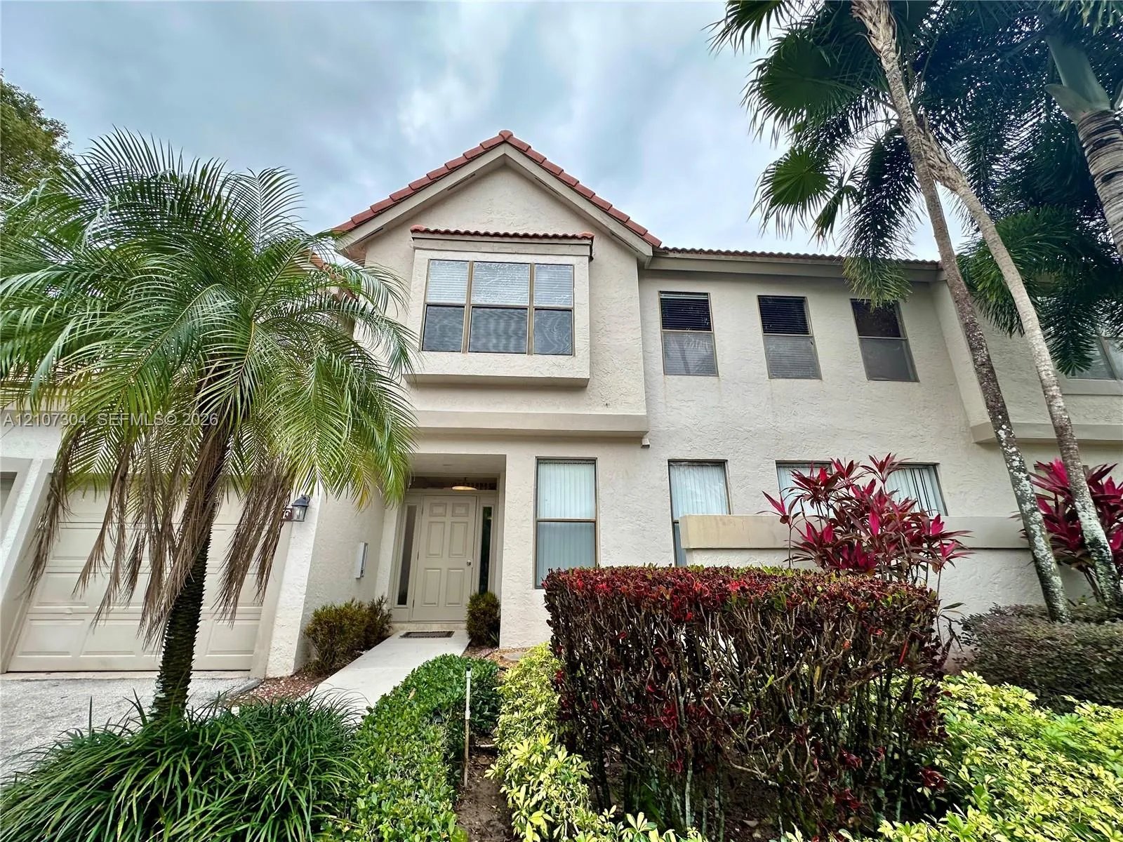 View details of listing 5790 Coach House Circle E, Boca Raton, FL 33486 Boca Raton with MLS#