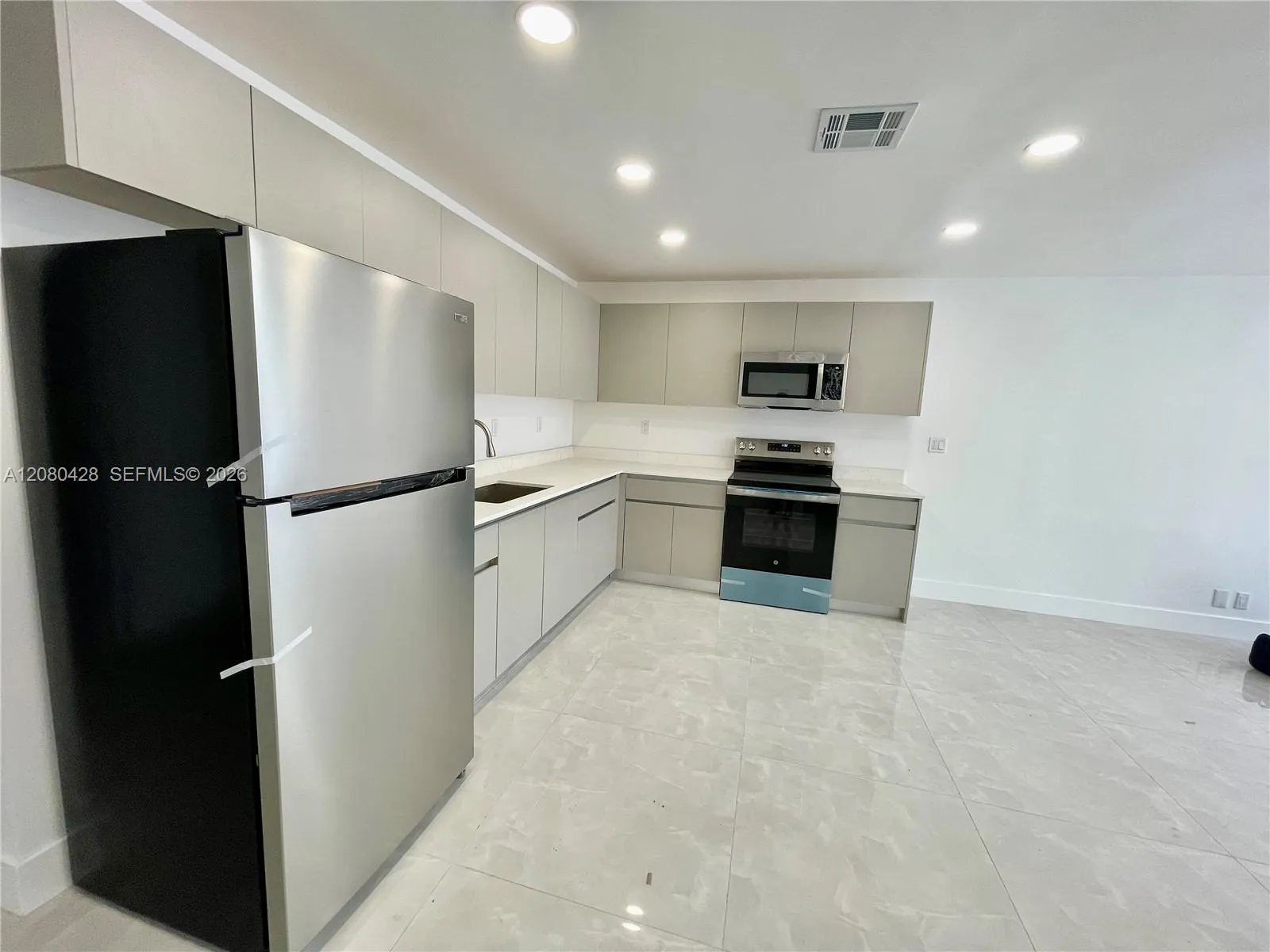 View details of listing 5800 NW 27th Court 5800, Lauderhill, FL 33313 Lauderhill with MLS#