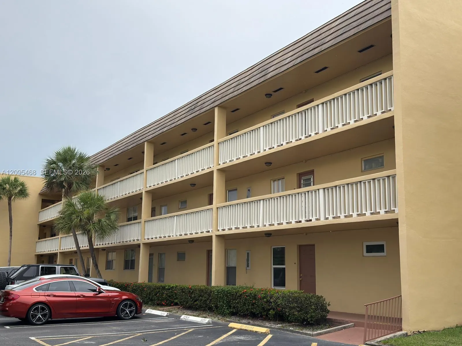 View details of listing 5800 NW 64th Avenue 306, Tamarac, FL 33319 Tamarac with MLS#