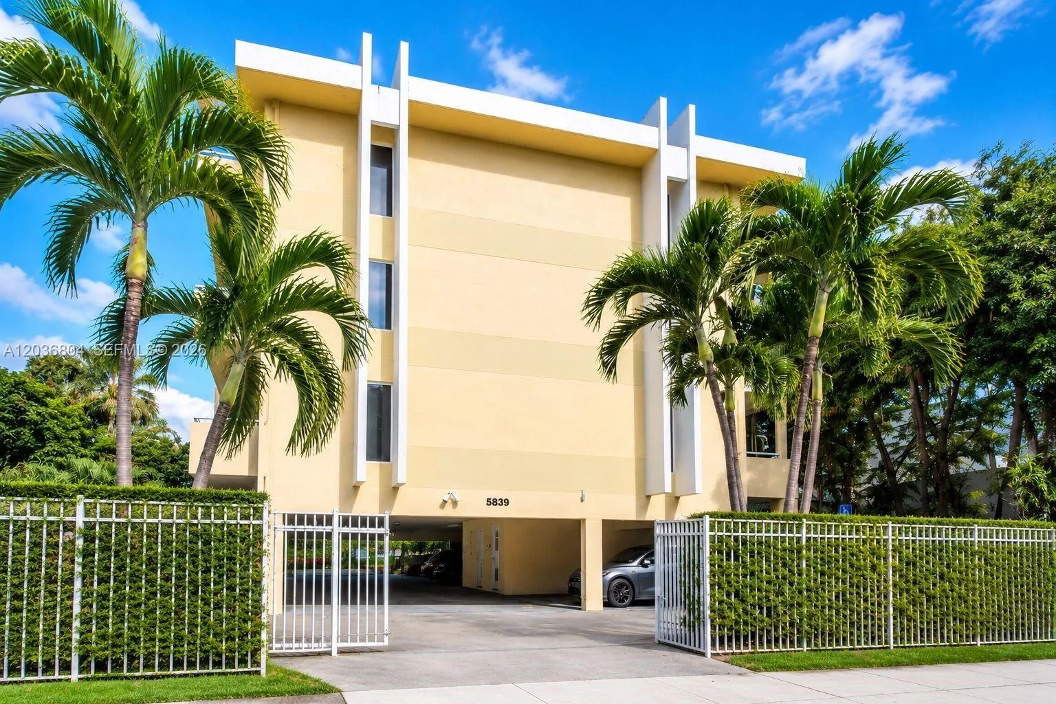 Listing  5839 SW 74th Terrace 103, South Miami, FL 33143, South Miami, FL 33143