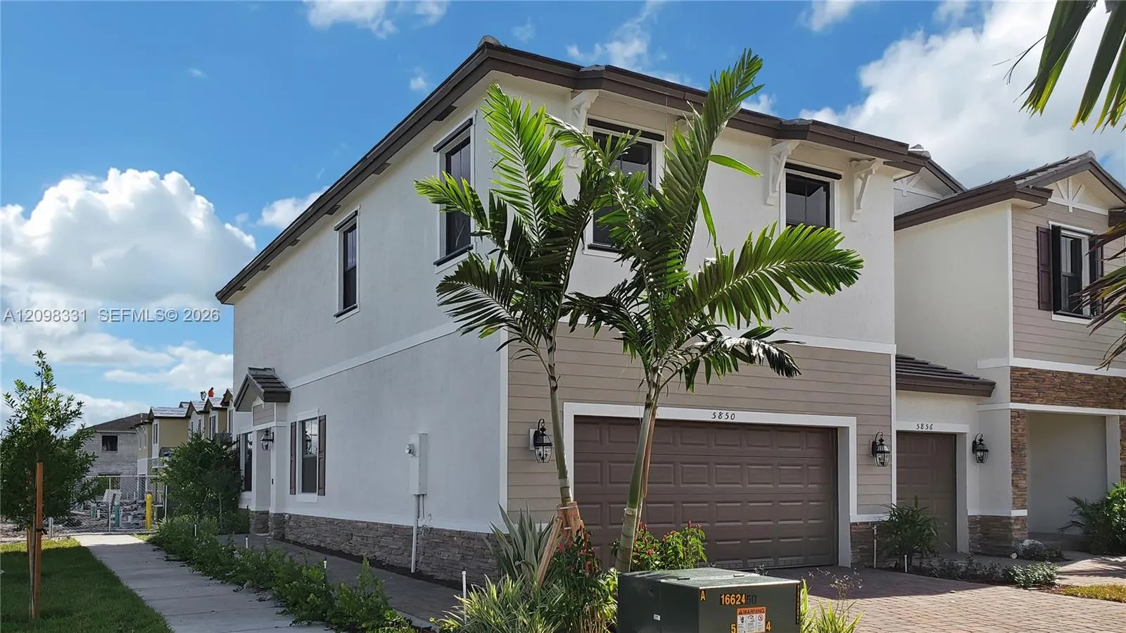 View details of listing 5850 Clydesdale Court, Davie, FL 33314 Davie with MLS# 