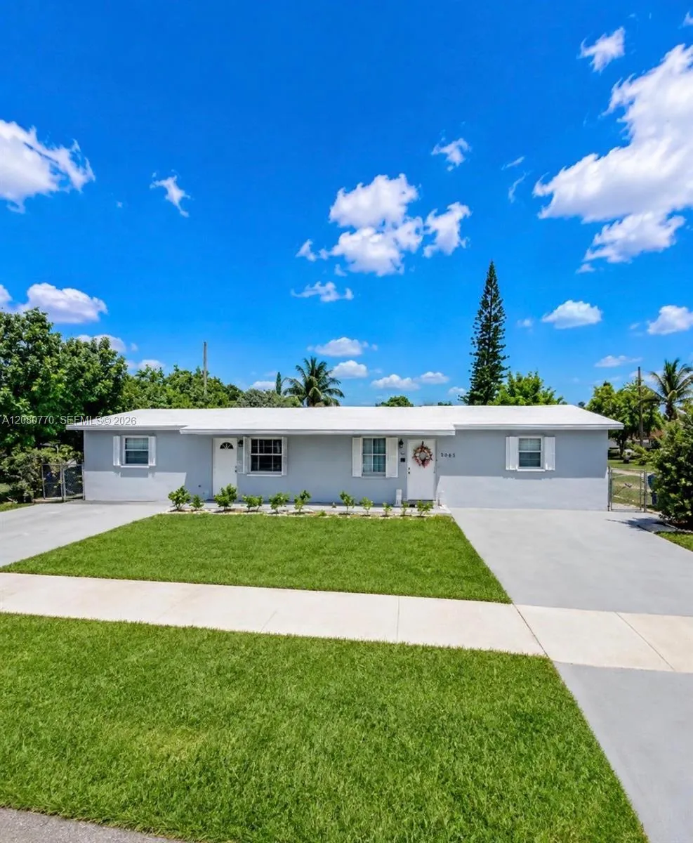 View details of listing 5901 Garfield Street, Hollywood, FL 33021 Hollywood with MLS#