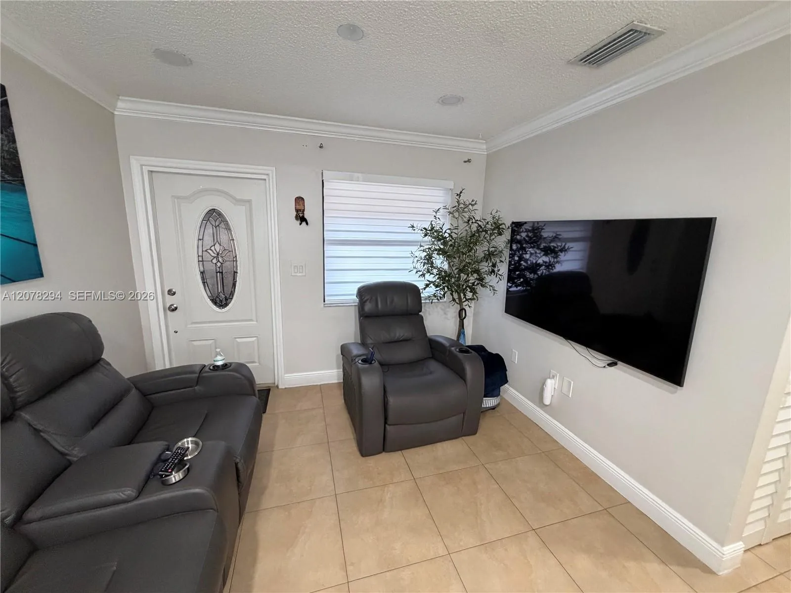 View details of listing 5935 W 26th Avenue 204, Hialeah, FL 33016 Hialeah with MLS#