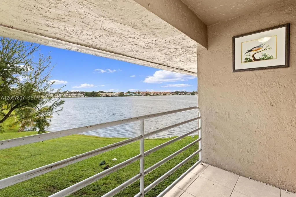 View details of listing 5953 W 28th Avenue 24, Hialeah, FL 33016 Hialeah with MLS# 