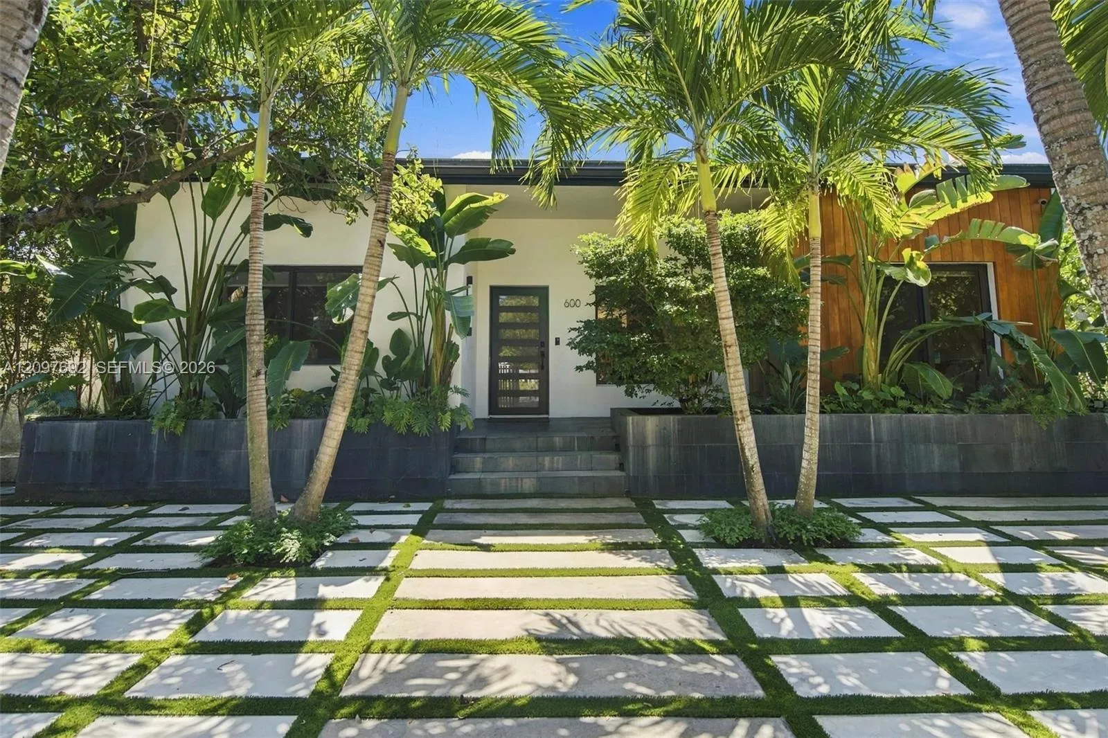 View details of listing 600 W 51st Street, Miami Beach, FL 33140 Miami Beach with MLS#
