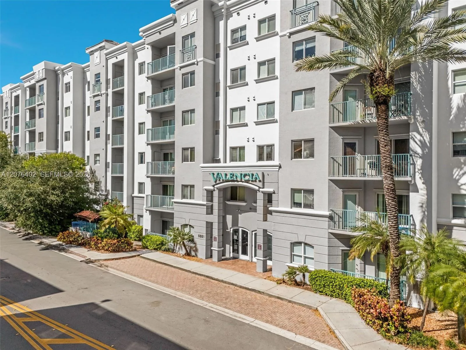Listing  6001 SW 70th Street 512, South Miami, FL 33143, South Miami, FL 33143