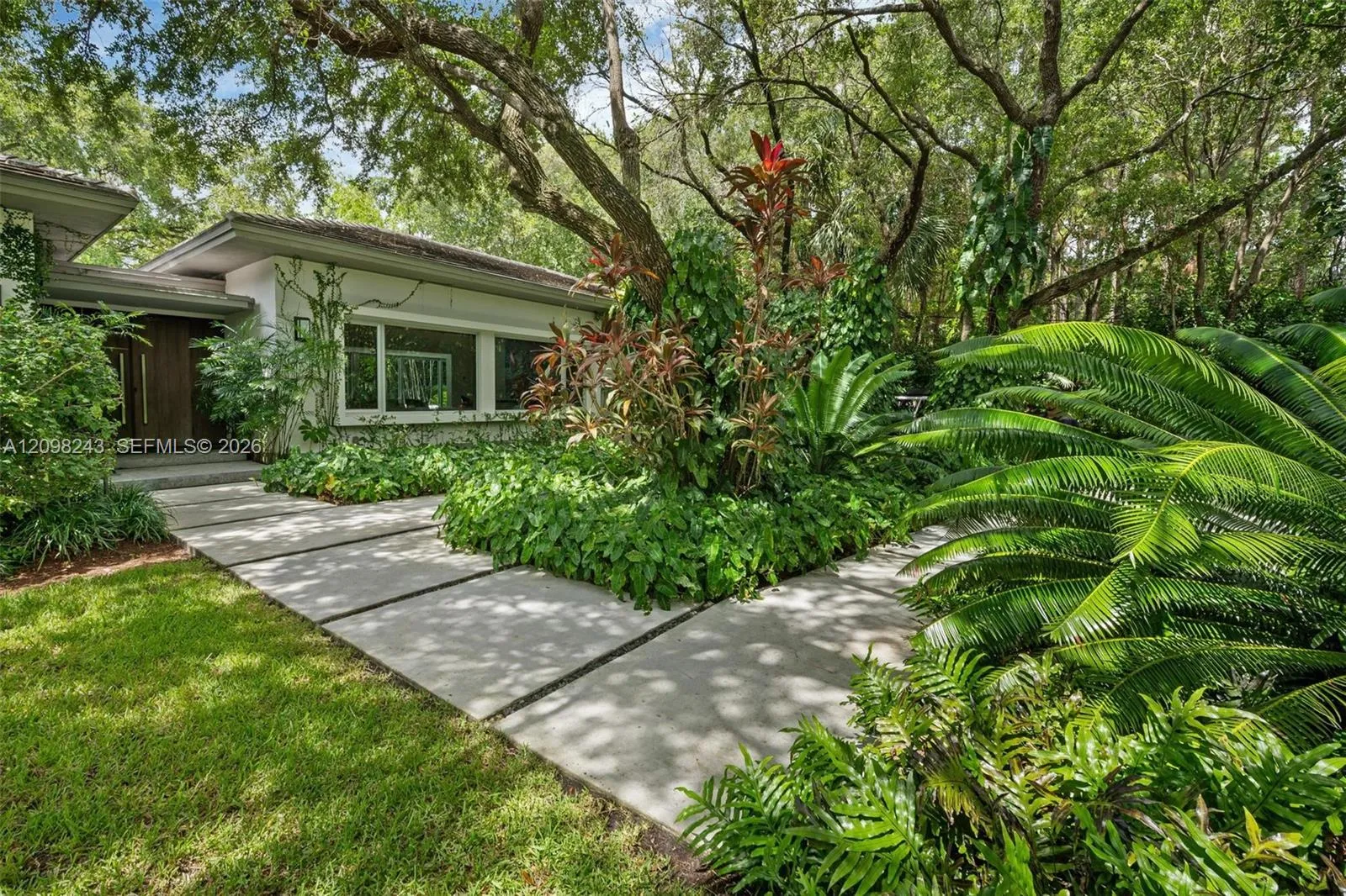 Listing  6080 SW 102nd Street, Pinecrest, FL 33156, Pinecrest, FL 33156