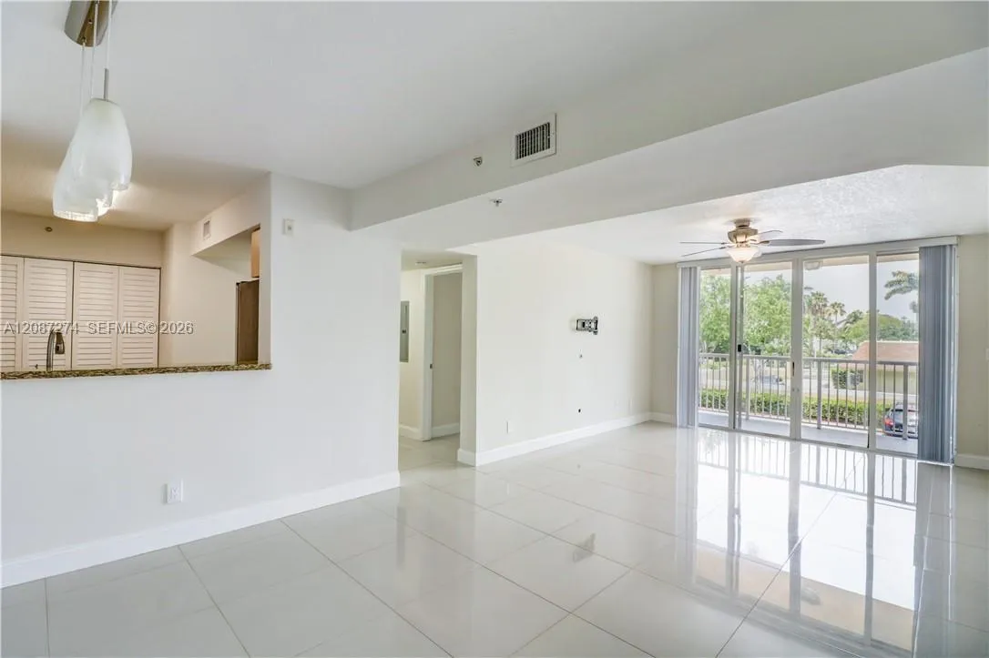 Listing  609 E Sheridan Street 201, Dania Beach, FL 33004, Dania Beach, FL 33004