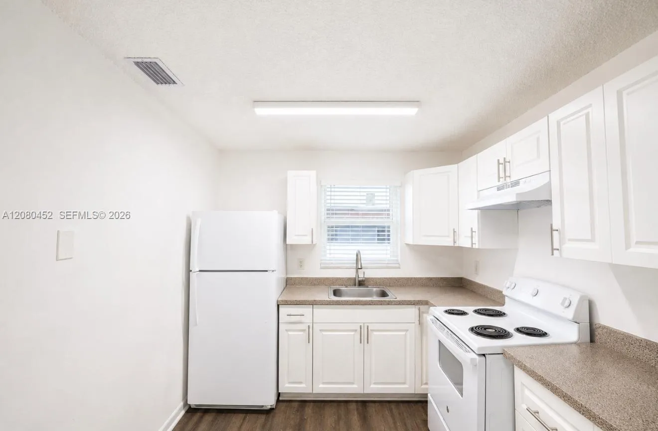 View details of listing 6141 W 22nd Court 203, Hialeah, FL 33016 Hialeah with MLS#