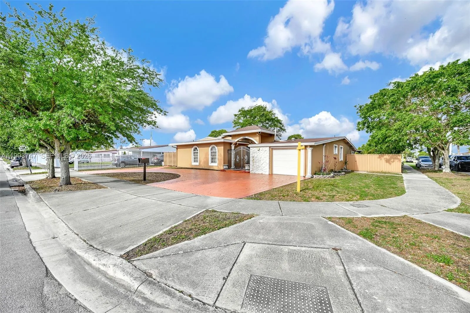 Listing  6190 W 14th Avenue, Hialeah, FL 33012, Hialeah, FL 33012