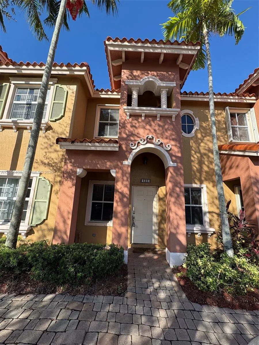Listing  620 SW 107th Avenue 702, Pembroke Pines, FL 33025, Pembroke Pines, FL 33025