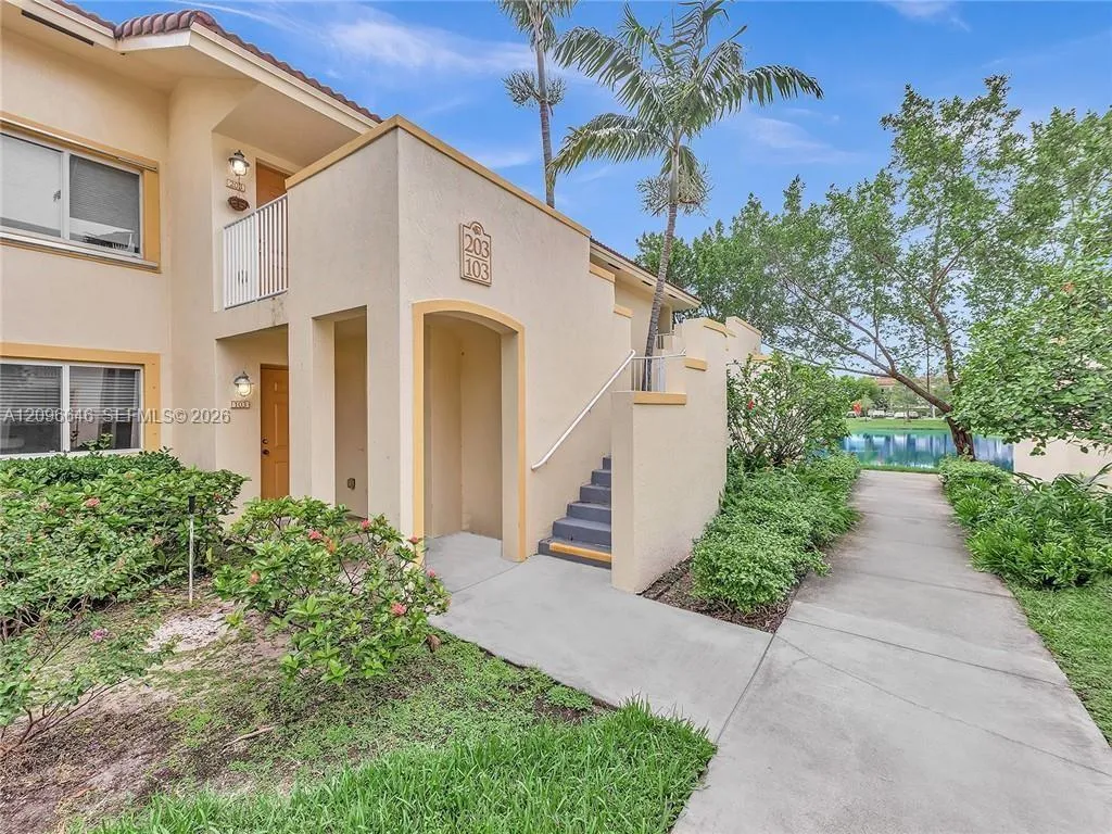 View details of listing 6245 SW 47th Manor 203, Davie, FL 33314 Davie with MLS# 