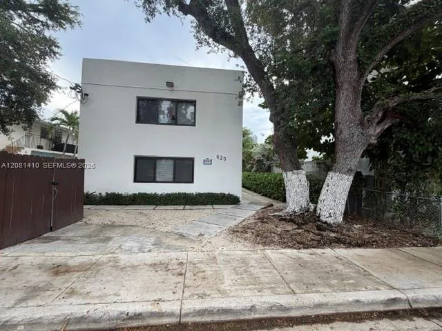 View details of listing 625 SW 5th Avenue 10, Miami, FL 33130 Miami with MLS#