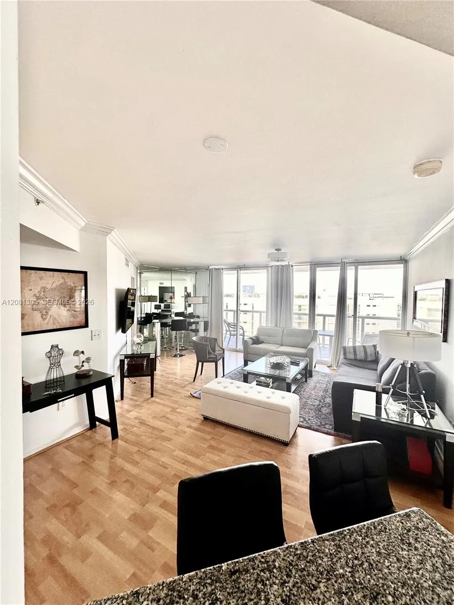 Listing  6301 Collins Avenue 806, Miami Beach, FL 33141, Miami Beach, FL 33141