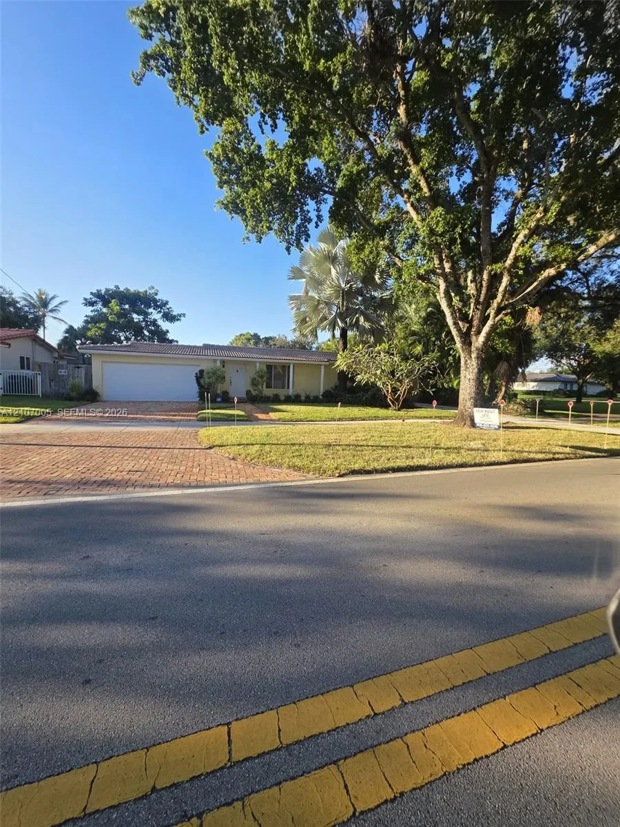 View details of listing 6325 Miami Lakeway, Miami Lakes, FL 33014 Miami Lakes with MLS#