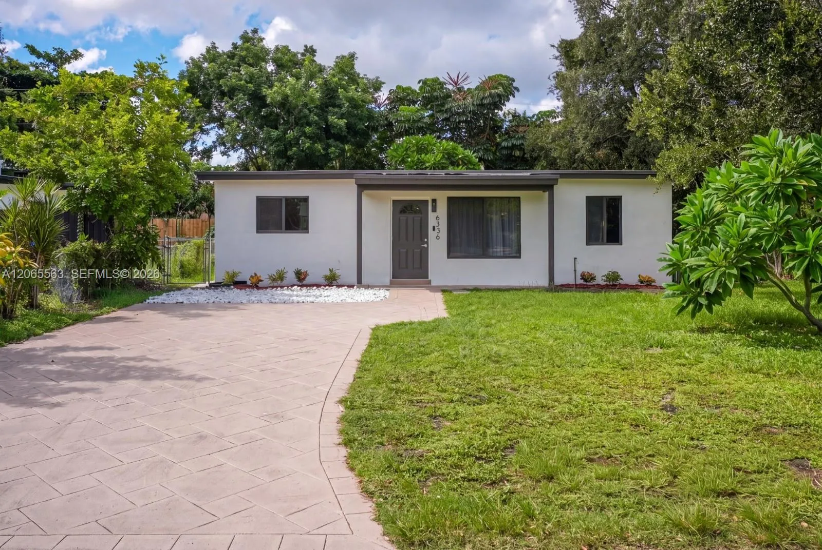View details of listing 6336 Garfield Street, Hollywood, FL 33024 Hollywood with MLS# 