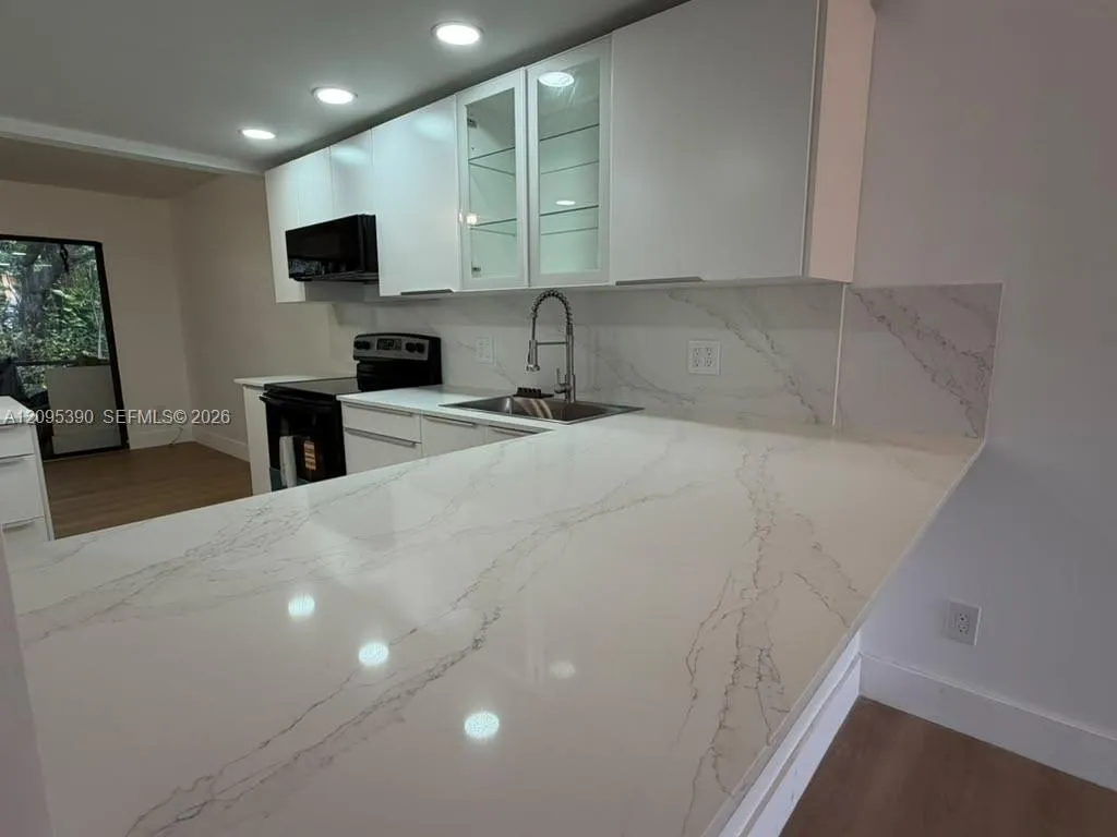 Listing  639 N University Drive 17, Plantation, FL 33324, Plantation, FL 33324