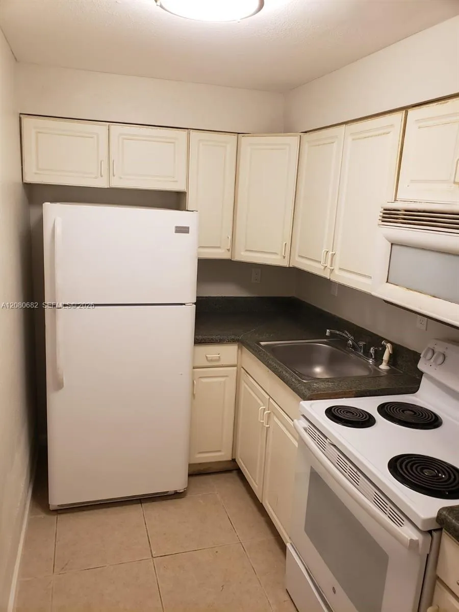 View details of listing 640 SW 9th Court 02, Pompano Beach, FL 33060 Pompano Beach with MLS# 