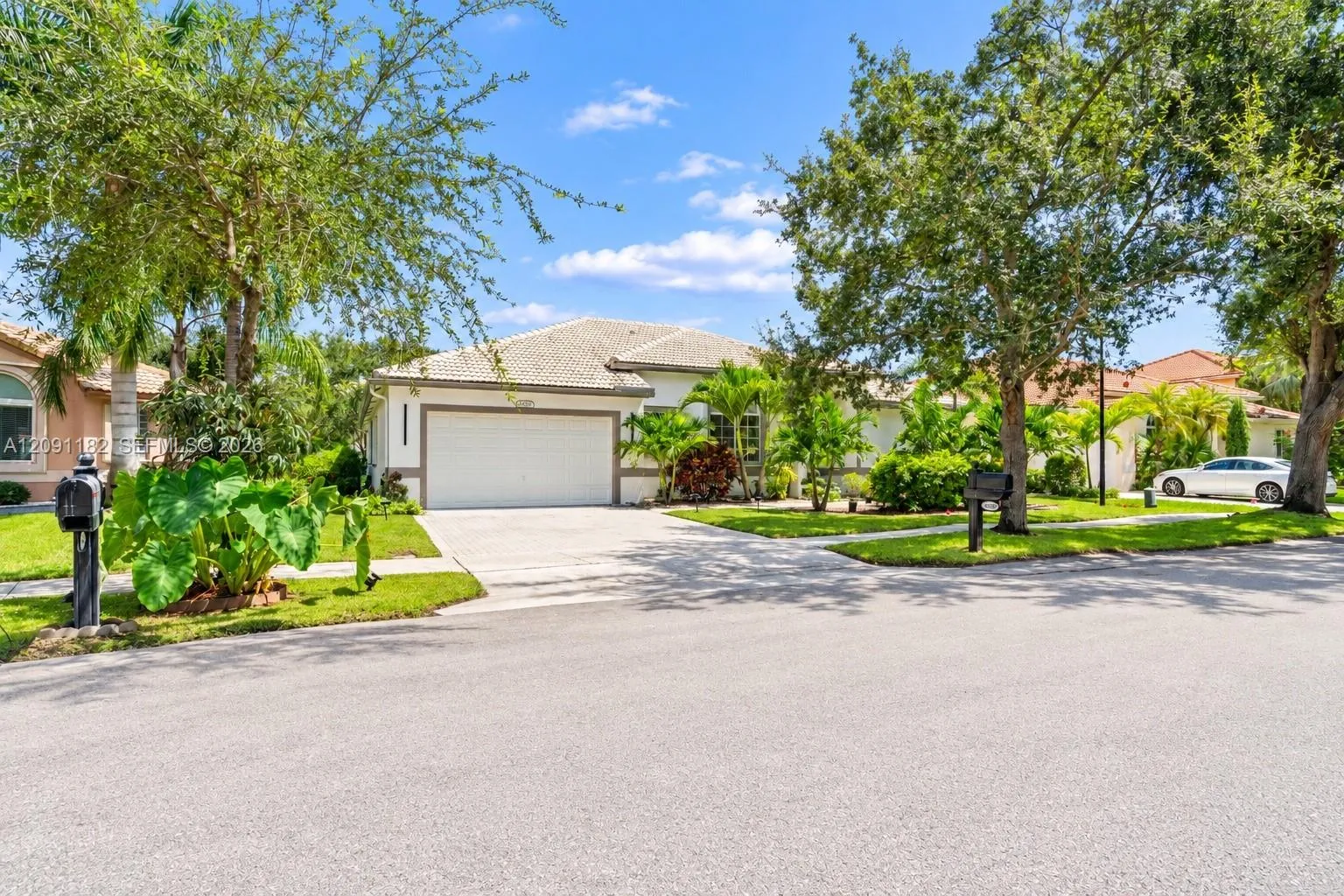 View details of listing 6420 Mallards Way, Coconut Creek, FL 33073 Coconut Creek with MLS# 