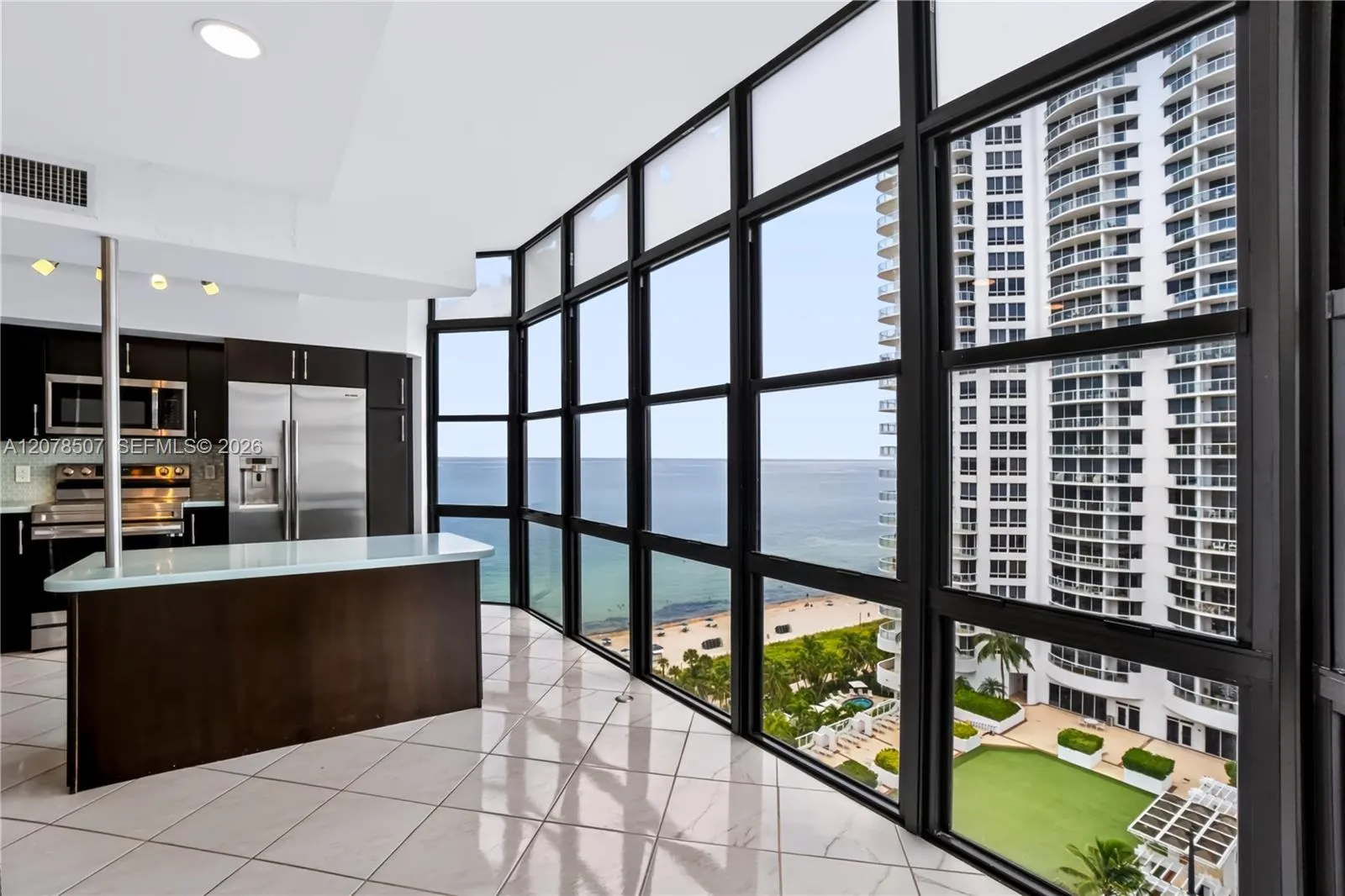 Listing  6423 Collins Avenue 1702, Miami Beach, FL 33141, Miami Beach, FL 33141