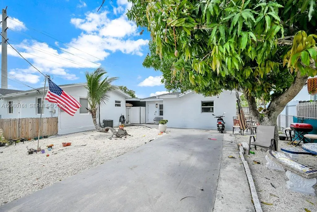 Listing  6501 SW 4th Street B, Miami, FL 33144, Miami, FL 33144